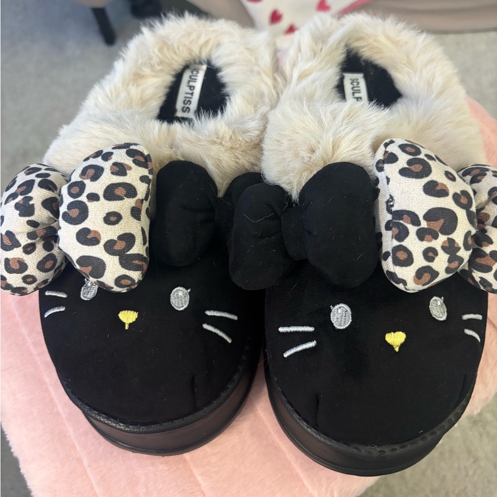 Black Kitty Fur-Lined Slippers with Leopard Bows
